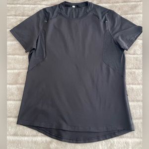 Men’s Lululemon T shirt